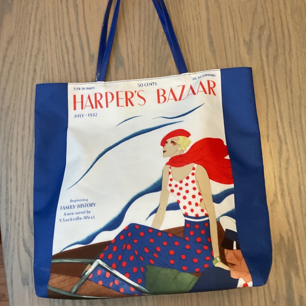 LADIES WHIMSICAL TOTE.  LIKE NEW!  16.5” x 14”100% polyester w/polyurethane Trim